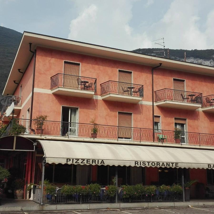 Hotel Belvedere Rivalta di Brentino Bagian luar foto